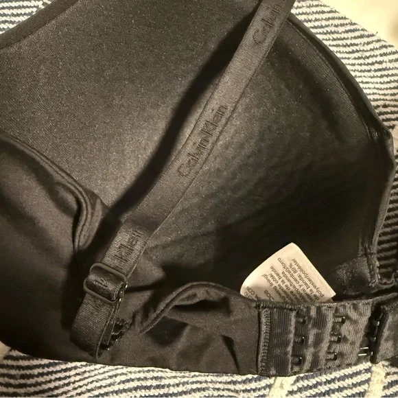 Calvin Klein Bra - 36D - Picture 3 of 5